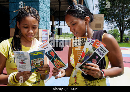 Miami Florida,Homestead,Robey George Park,pique-nique de sensibilisation,programme de prévention de l'abus de toxicomanie,sans but lucratif,organisation,anti drogue,toxicomanie,multiculturel, Banque D'Images