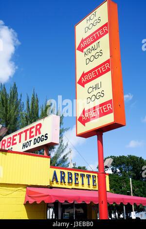 Miami Florida, Arbetter Hot Dogs, restaurant restaurants repas café cafés, stand, panneau, Chili, kraut, nourriture, FL080921146 Banque D'Images