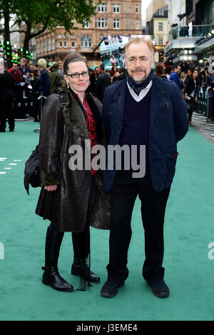 Brian Cox et sa fille Margaret arrivant de l'étranger : Pacte Premiere tenue à l'Odeon Leicester Square, Londres. Banque D'Images