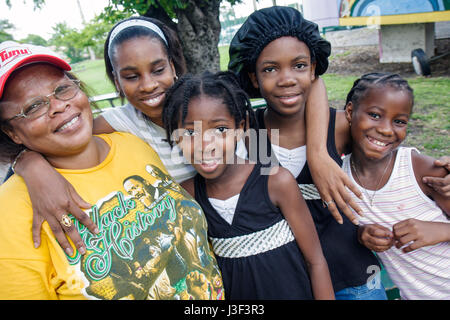 Miami Florida,Little Haiti,Range Park,événement de rentrée,Black Blacks Africains de minorités ethniques,adultes femme femme femme femme,fille gir Banque D'Images