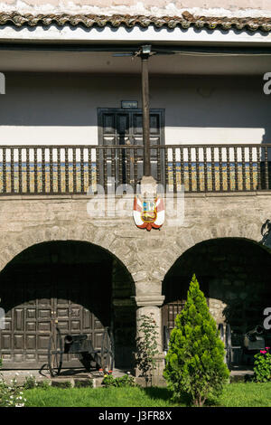 Casona de la corregidor Nicolás de Boza et Solís (XVII siècle) sur la Plaza de Armas d'Ayacucho, au Pérou. Banque D'Images