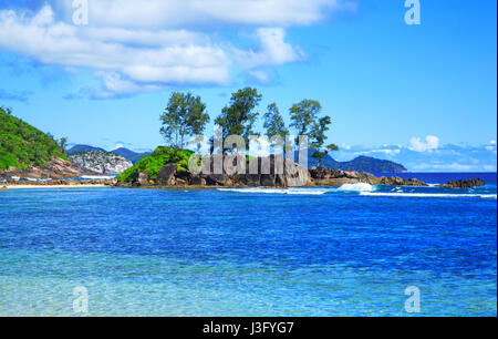 Île Petite Ile, Port Glaud, île de Mahé, République des Seychelles. Banque D'Images