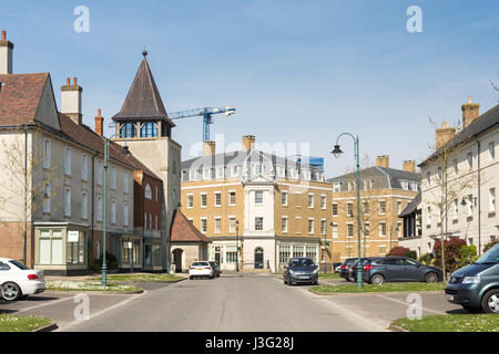 Dorchester, England, UK - 7 mai 2016 - déjà les rues de nouvelles maisons et immeubles en 2004/2005, la nouvelle ville de Prince Charles en vertu de construc Banque D'Images