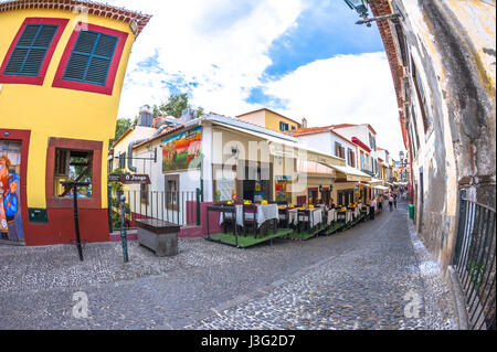 Les portes peintes sur la plus vieille rue de Funchal, Madère Banque D'Images