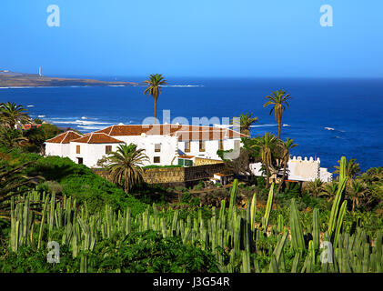 Une maison sur la côte de l'île de Tenerife, Canaries, Espagne Banque D'Images