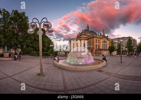 OSLO, Norvège - 11 juin 2014 : Le Théâtre National d'Oslo. Le théâtre a son premier spectacle, le 1 septembre 1899. Banque D'Images