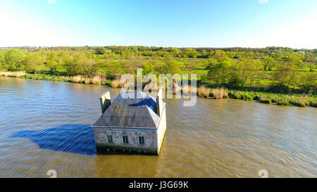 Vue aérienne de la maison de la Loire, Coueron, Loire Atlantique, France Banque D'Images