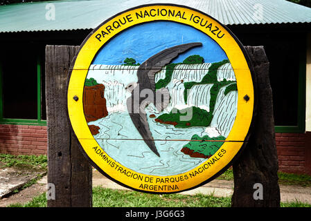, IGUAZU, ARGENTINE - 28 septembre, 2014 Iguazu Falls National Park Entrance sign (aka Iguassu Falls ou Cataratas del Iguazu), province de Misiones, une Banque D'Images