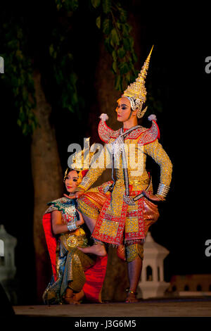 Danseurs thaïlandais Thai dance at garden à Bangkok Banque D'Images