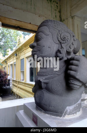 Un gardien statue dans le Musée de Sculpture Cham, Danang, Vietnam. Banque D'Images