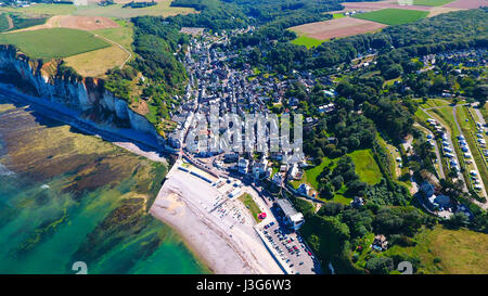 Vue aérienne du village d'Yport en Normandie, Seine Maritime, France Banque D'Images