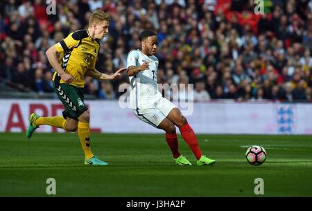 RAHEEM STERLING D'ANGLETERRE EST L'ANGLETERRE V LA LITUANIE AU STADE DE WEMBLEY Londres Angleterre 26 Mars 2017 Banque D'Images