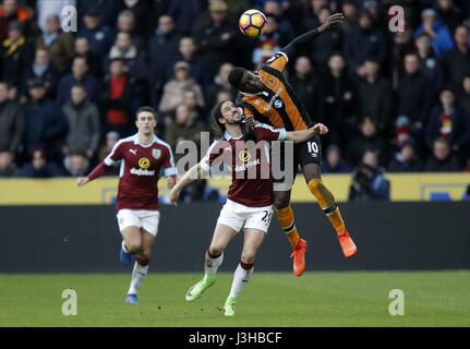 GEORGE BOYD et ALFRED N'DIAYE Hull City FC V BURNLEY FC STADE KCOM HULL ANGLETERRE 25 Février 2017 Banque D'Images