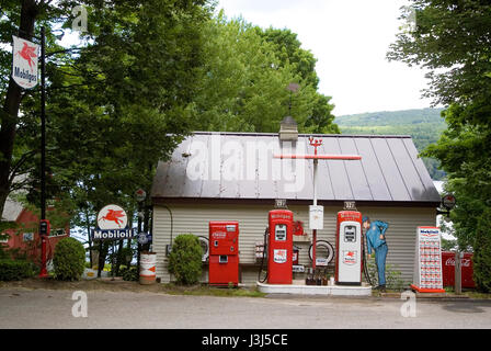 Station service antiquités articles sur l'affichage à l'newbry, New Hampshire, usa Banque D'Images