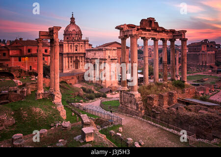 Forum romain (Foro Romano) dans la matinée, Rome, Italie