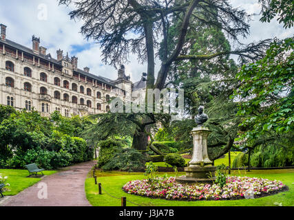 La France, l'Center-Val de Loire, Blois, les lodges de Château de Blois donnent sur le Jardin Augustin Thierry Banque D'Images