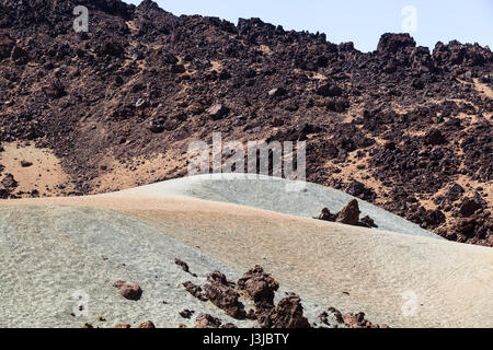 Roque Cinchado plus visité dans les îles Canaries, Espagne. Une formation rocheuse unique et un lieu emblématique de l'île de Ténérife situé près de Volcan Teide Banque D'Images