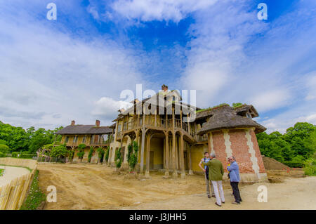 Paris, France - 1 juin 2015 : Le Hameau de Queens, Versailles, construit comme une retraite de loisirs pour sa majesté et plus proches amis, belle architecture rustique Banque D'Images