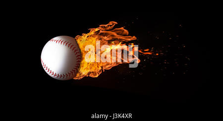 Baseball vol englouti dans les flammes à l'étincelle, sur un fond noir. Concept d'un concours ou fiery fast moving ball. Banque D'Images