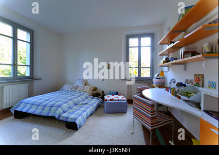 Chambre de maître en maison moderne design intérieur personne ne Banque D'Images