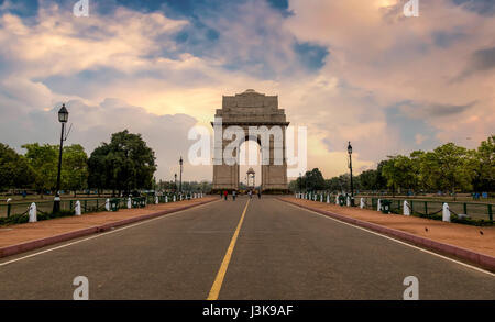 La porte de l'Inde Delhi - un monument commémoratif de guerre historique sur Rajpath road au lever du soleil. Banque D'Images