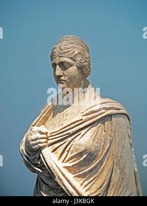 Statue de moitié supérieure de Faustine l'Aîné, épouse d'Antonin, dans l'Olympia Museum. Banque D'Images