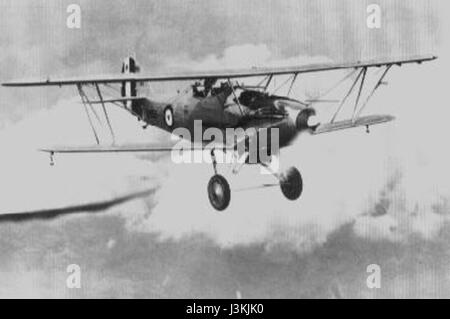 Le Hawker Demon était un biplan britannique d'avant la seconde Guerre mondiale utilisé par la Royal Air Force. Il a été principalement employé comme chasseur et bombardier pendant l'entre-deux-guerres, servant dans divers rôles militaires et présentant le développement des premiers avions et l'histoire de l'aviation militaire. Banque D'Images