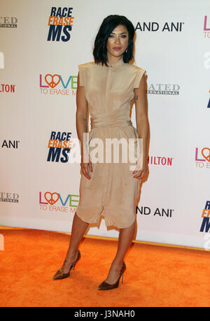 Bevely Hills, Ca. 5 mai, 2017. Jessica Szohr, au 24e course annuelle pour effacer MS Gala à AloYoga au Beverly Hilton Hotel en Californie le 5 mai 2017. Credit : Fs/media/Alamy Punch Live News Banque D'Images