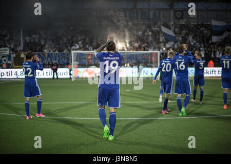 Le Danemark, le 05 mai 2017, Helsingoer. Federico Santander (19), du FC Copenhague FC Copenhague célèbre danois du 12e titre de ligue après un nul 1-1 contre le FC Nordsjealland à droit de Dream Park en Farum Banque D'Images