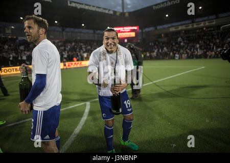 Le Danemark, le 05 mai 2017, Helsingoer. Federico Santander (19), du FC Copenhague FC Copenhague célèbre le 12e titre de ligue danoise après un nul 1-1 contre le FC Nordsjealland à droit de Dream Park en Farum Banque D'Images