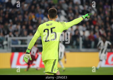 Turin, Italie. 6 mai, 2017. Norberto Neto (Juventus) au cours de la série d'un match de football entre la Juventus Turin et au FC Juventus Stadium, le 6 mai 2017 à Turin, Italie. Credit : Massimiliano Ferraro/Alamy Live News Banque D'Images