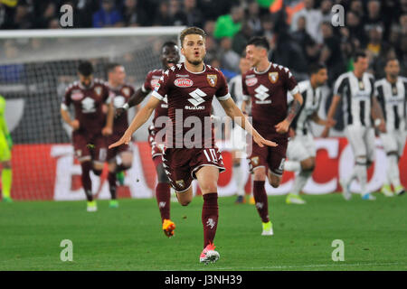 Turin, Italie. 6 mai, 2017.Adem Ljajic célébrer après avoir marqué pendant le match Serie A TIM entre la Juventus Turin et au FC Juventus Stadium. Le résultat final du match est 1-1. Crédit : Fabio Annemasse/Alamy Live News Banque D'Images