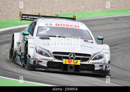 Hockenheim, Allemagne. 7 mai, 2017. Gary Paffett (GB) de l'équipe Mercedes-AMG HWA dans sa Mercedes-AMG C63 en action pendant la formation gratuite pour le Deutsche Tourenwagen Masters (DTM, allumé. Tuoring allemand 'location') Masters à Hockenheim à Hockenheim, Allemagne, le 7 mai 2017. Photo : Uwe Anspach/dpa/Alamy Live News Banque D'Images