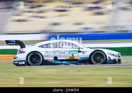 Hockenheim, Allemagne. 7 mai, 2017. Gary Paffett (GB) de l'équipe Mercedes-AMG HWA dans sa Mercedes-AMG C63 en action pendant la formation gratuite pour le Deutsche Tourenwagen Masters (DTM, allumé. Tuoring allemand 'location') Masters à Hockenheim à Hockenheim, Allemagne, le 7 mai 2017. Photo : Uwe Anspach/dpa/Alamy Live News Banque D'Images