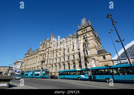 Chambres à Liverpool Lime Street. La façade de style Renaissance française à la gare de Lime Street, à l'origine l'Hôtel de l'ouest du nord pour servir rai Banque D'Images