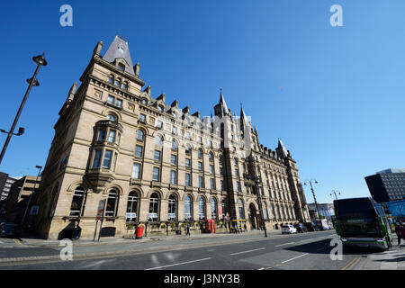 Chambres à Liverpool Lime Street. La façade de style Renaissance française à la gare de Lime Street, à l'origine l'Hôtel de l'ouest du nord pour servir rai Banque D'Images