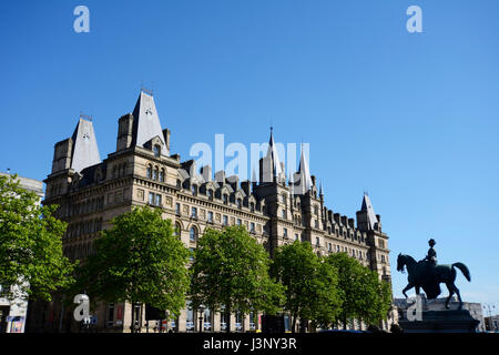 Chambres à Liverpool Lime Street. La façade de style Renaissance française à la gare de Lime Street, à l'origine l'Hôtel de l'ouest du nord pour servir rai Banque D'Images