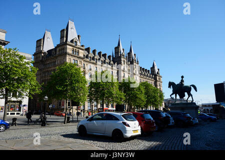 Chambres à Liverpool Lime Street. La façade de style Renaissance française à la gare de Lime Street, à l'origine l'Hôtel de l'ouest du nord pour servir rai Banque D'Images