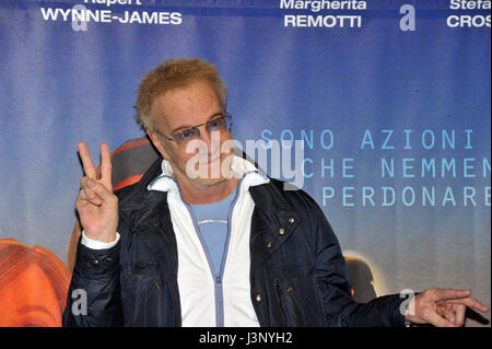 Christopher Lambert assistant à la photocall pour "d'autres personnes à Rome, Italie. Avec : Christopher Lambert où : Rome, Latium, Italie Quand : 05 Avr 2017 Crédit : IPA/WENN.com **Uniquement disponible pour publication au Royaume-Uni, USA, Allemagne, Autriche, Suisse** Banque D'Images