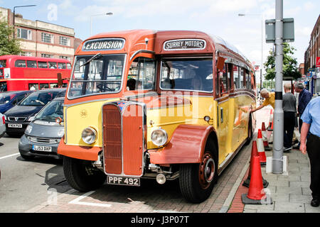 1951 AEC Regal *** demi cab 492 FPP, omnibus à Surrey Motors livrée, North Cheam, Grand Londres, 2008 Banque D'Images