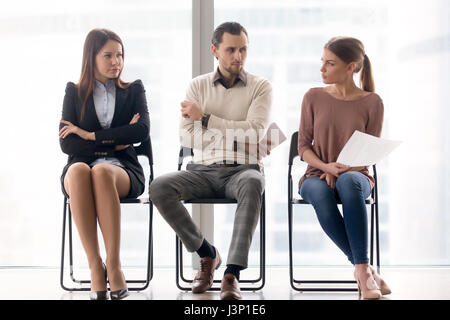 Recherche d'emploi la concurrence pour la position, la rivalité et la concurrence entre Banque D'Images