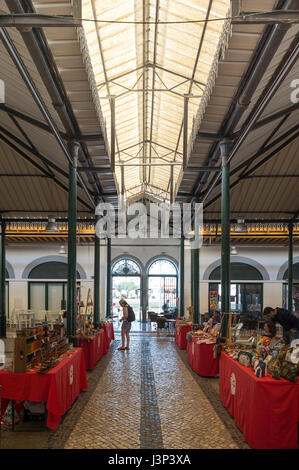 Un marché couvert hall, Tavira, Algarve, Portugal Banque D'Images