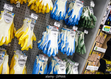 Miami Florida,Hialeah,Home Depot,chaîne,amélioration de la maison,gants de travail,enduit de latex,faites-le vous-même,vente de cas d'affichage,prix,prix,FL081130049 Banque D'Images