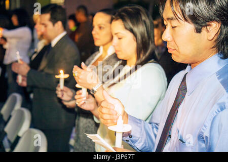 Miami Florida,Riverside Centre,Journée mondiale du SIDA,Candlelight Memorial,Tree Lighting Ceremony,sensibilisation communautaire,prévention,éducation,maladie,santé,VIH,gl Banque D'Images