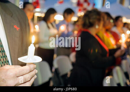 Miami Florida,Riverside Centre,Journée mondiale du SIDA,Candlelight Memorial,Tree Lighting Ceremony,sensibilisation communautaire,prévention,éducation,maladie,santé,VIH,gl Banque D'Images
