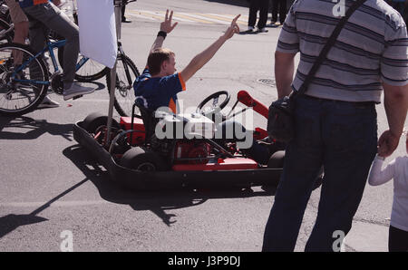 Koursk, Russie - Mai 1, 2017 : Kart de franchir la ligne d'arrivée Banque D'Images