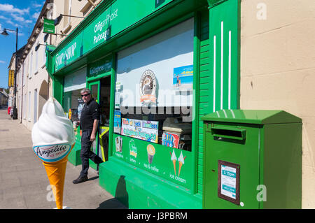 Pettigo est un petit village sur la frontière du comté de Donegal, en République d'Irlande et du comté de Fermanagh, en Irlande du Nord. Elle est traversée par la R Termon Banque D'Images