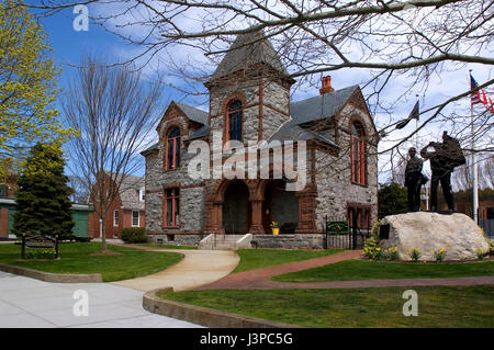 Brunside Memorial Building et le mémorial de guerre - aujourd'hui le Bristol, Rhode Island , États-Unis Visitor Centre Banque D'Images