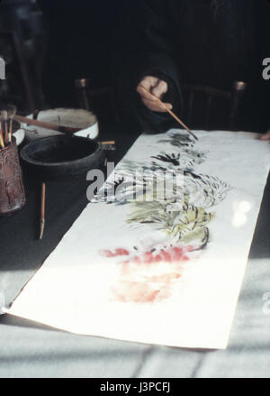 Qi Baishi peinture d'un défiler dans son atelier à Pékin, en 1957, quelques mois avant sa mort. Banque D'Images