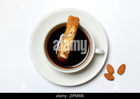 Cantucci und Tasse Kaffee, Mandelgebaeck aus der Toskana, Italien, Cantuccini Banque D'Images